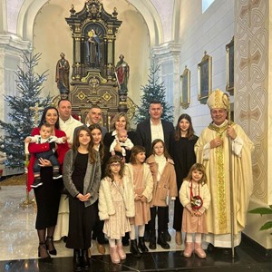 Biskup Šaško krstio 7. dijete obitelji Lovrić